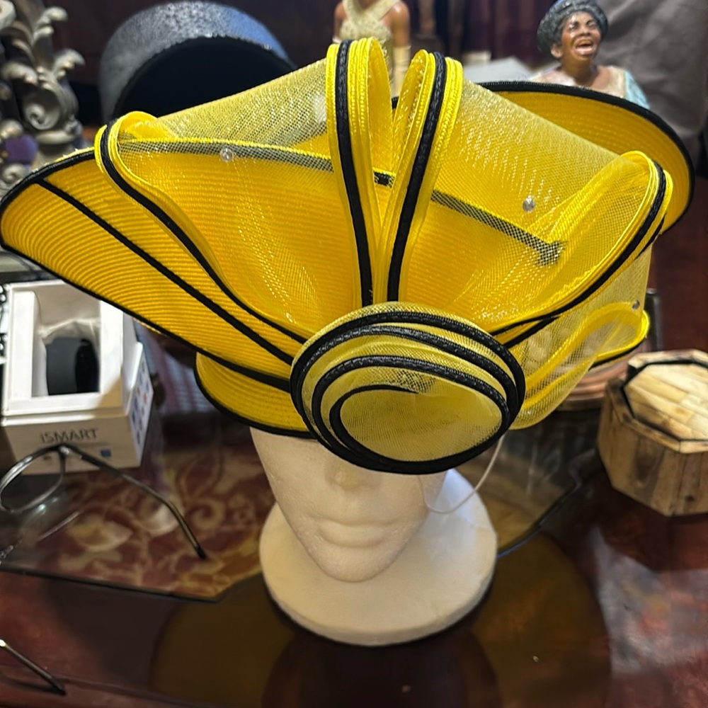 Elegant Yellow and Black Women's Hat